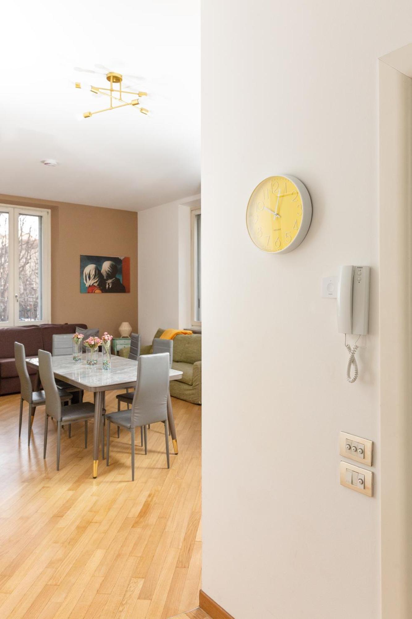 Free Parking Exclusive Apartment Magritte Style ميلان المظهر الخارجي الصورة